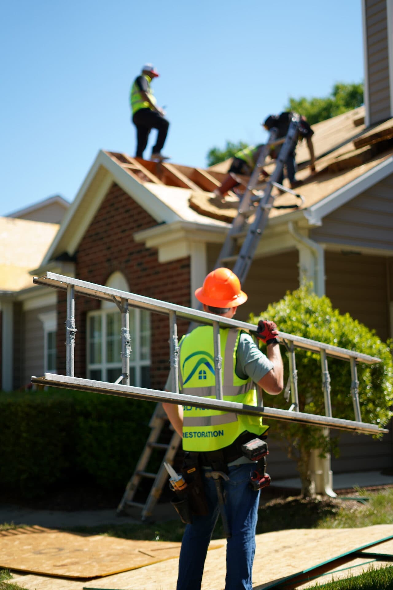 Good Roofing crew at work